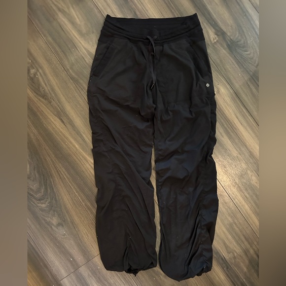 Lululemon dance studio - Picture 1 of 3